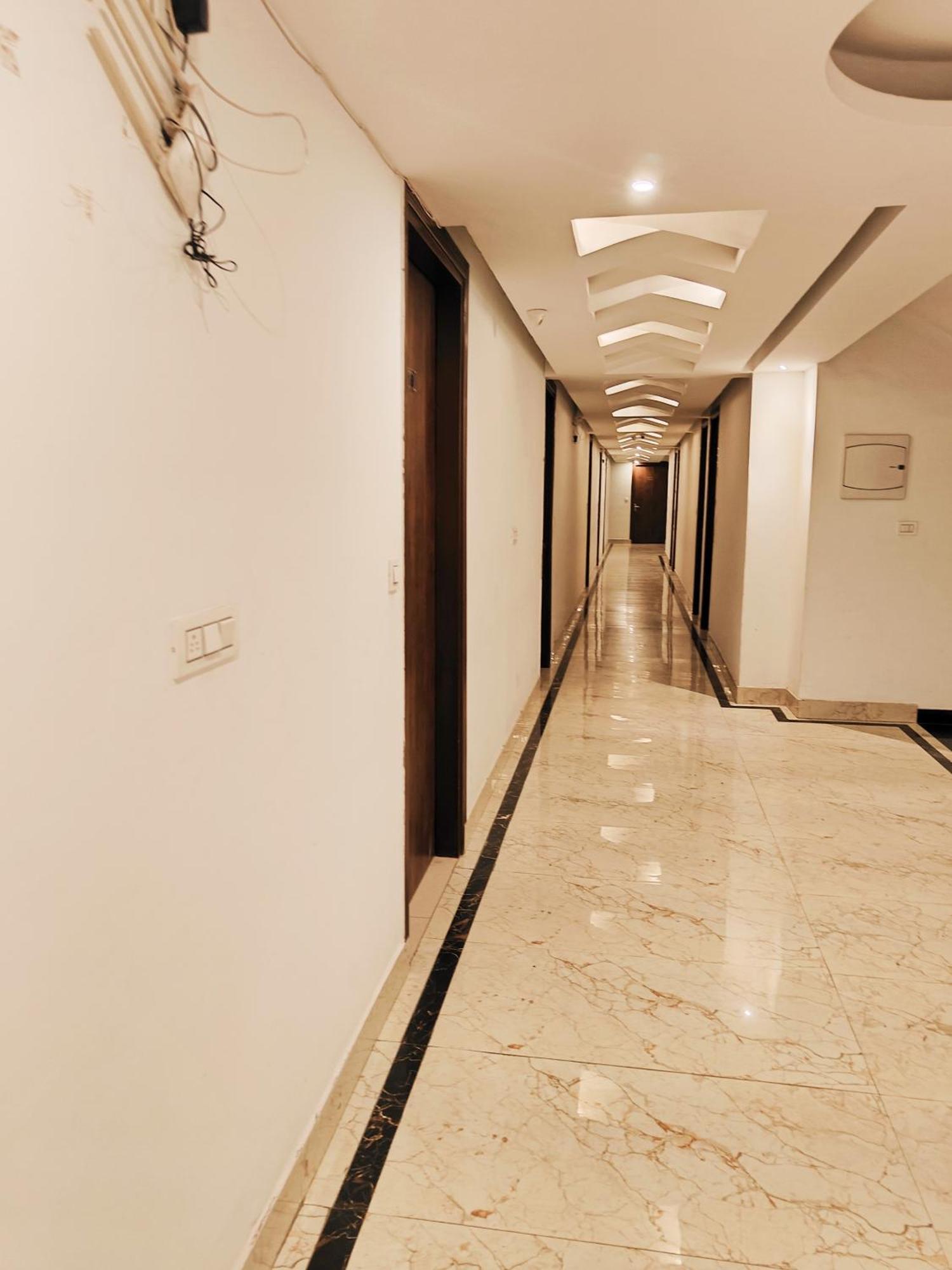 Hotel Le Mount Plaza Near Igi Airport Delhi Nueva Delhi Exterior foto